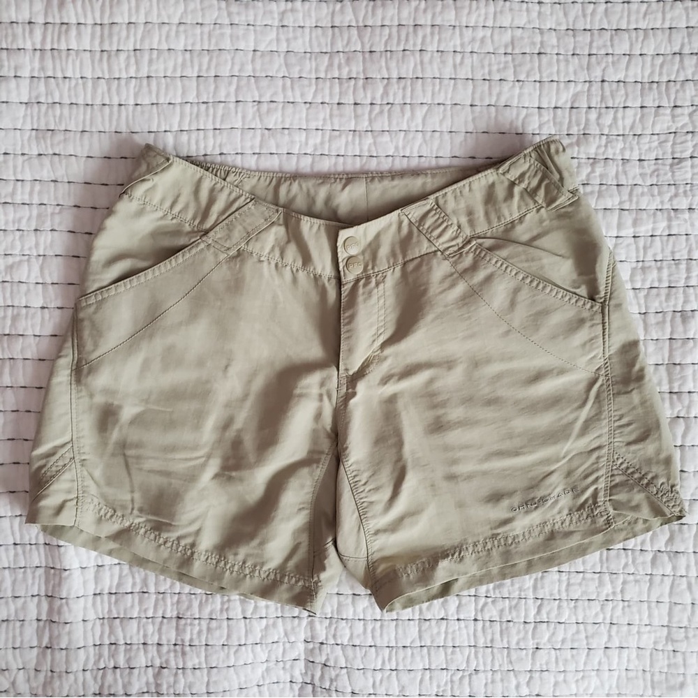 Columbia Women's Light Tan Cargo Shorts